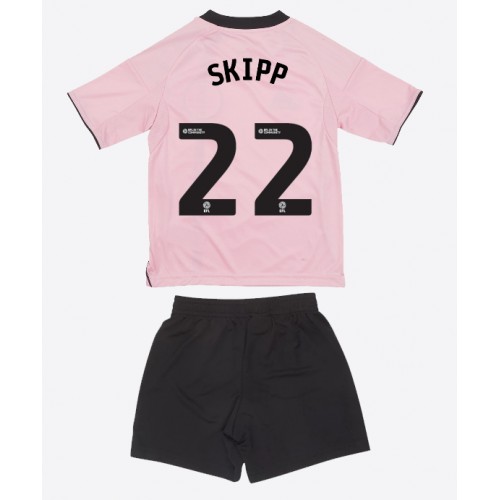 Leicester City Oliver Skipp #22 Tredjeställ Barn 2025-26 Kortärmad (+ Korta byxor) Leicester City Oliver Skipp #22 Tredjeställ Barn 2025-26 Kortärmad (+ Korta byxor)